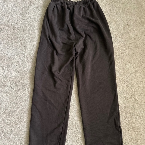ALO Accolade Straight Leg Sweatpants - Size XS - Picture 6 of 8